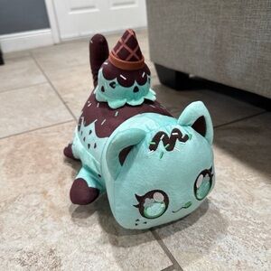 Aphmau MeeMeows Mint Chocolate Chip Cat